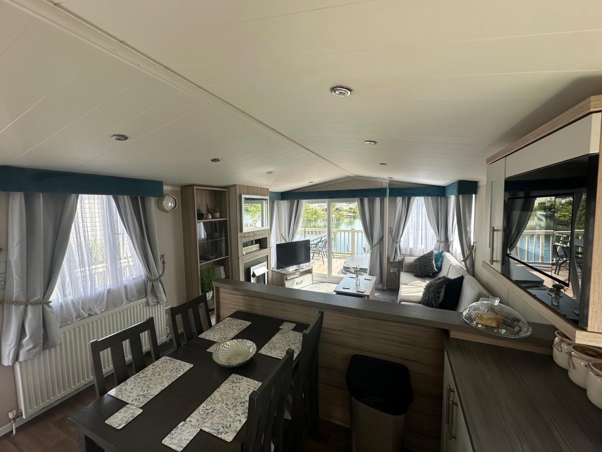 Lakeside Retreat 3 With Hot Tub, Private Fishing Peg Situated At Tattershall Lakes Country Park Exterior foto